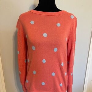Fun polka dots and a bright fun color. Great for the next fall get together.